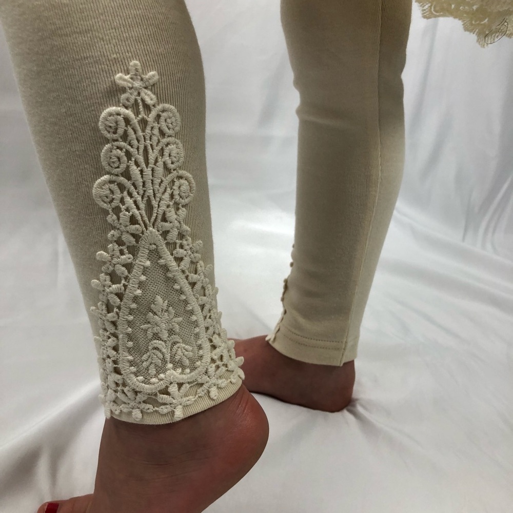 MaeLi Rose ivory Crochet leggings